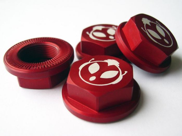 UberRC Enclosed Wheel Nuts x4 - Red