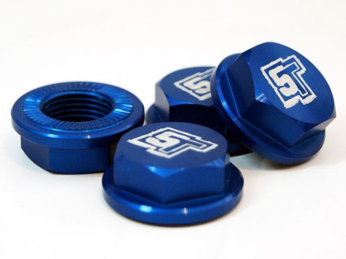 UberRC Enclosed Wheel Nuts 5ive-T - x4 Blue