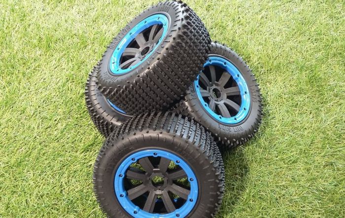 MadMax 'Full' Wheel & Tire Set - 8 Spoke Wheels & Maxi Pin Tires - Blue