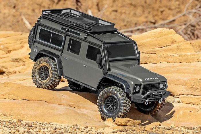 Traxxas 1/10 TRX-4 Defender 4WD RTR with Clipless Mounting - Silver