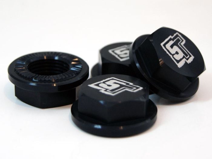 UberRC Enclosed Wheel Nuts 5ive-T - x4 Black