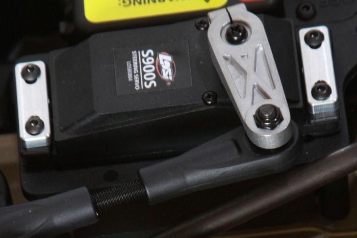 Losi 5ive-T/2.0 Aluminium Servo Clamp Set