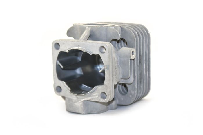 E003-1 29cc Cylinder Head 4 Bolt 15421